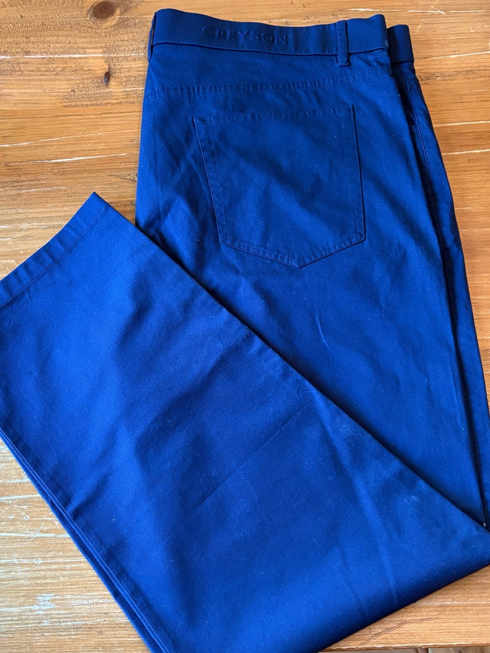 Greyson men’s performance golf pants. Size: 40/32. Sharp blue with Greyson logo.